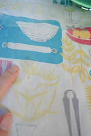 Vintage 1950s Kitchen Print Tablecloth