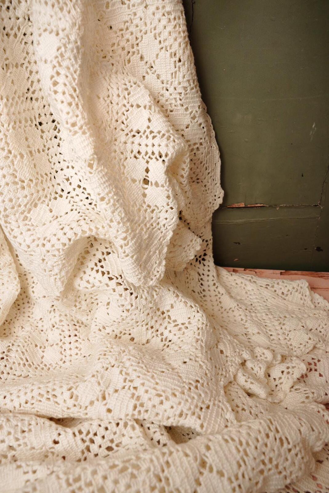 Vintage Cream Crochet Bed Throw